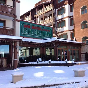 Emerald Apartment-complex בנסקו